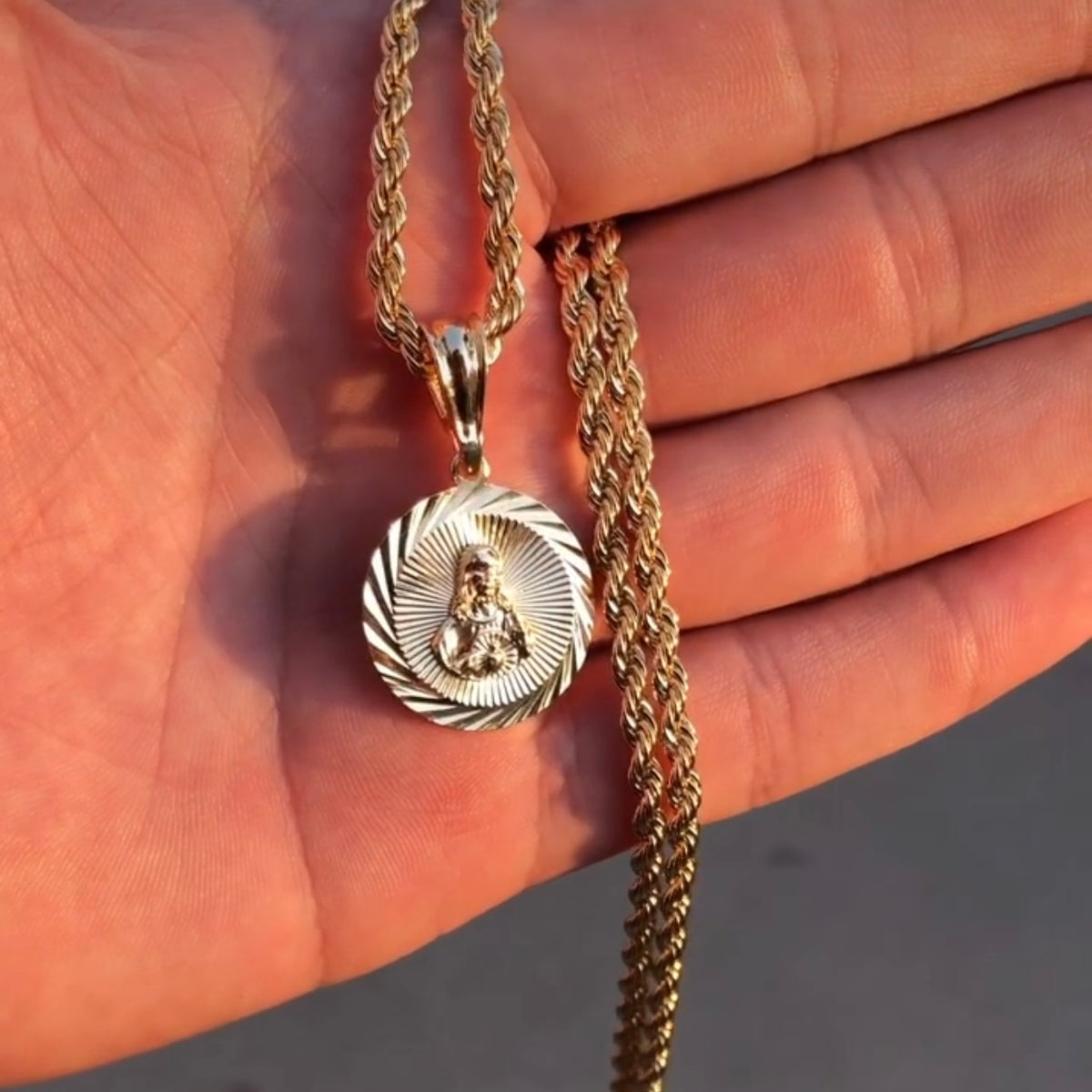 Jesus Medalla Chain